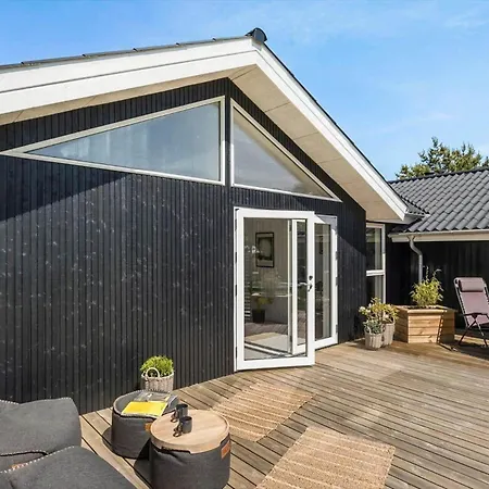 Holiday home Bl1346-blokhus-septimusvej-19 *